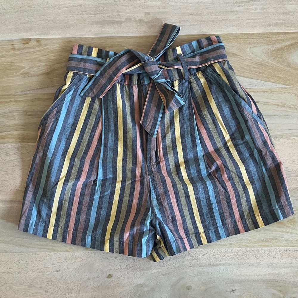 Forever 21 women Shorts S Striped Woven Paperbag high Waist self-tie